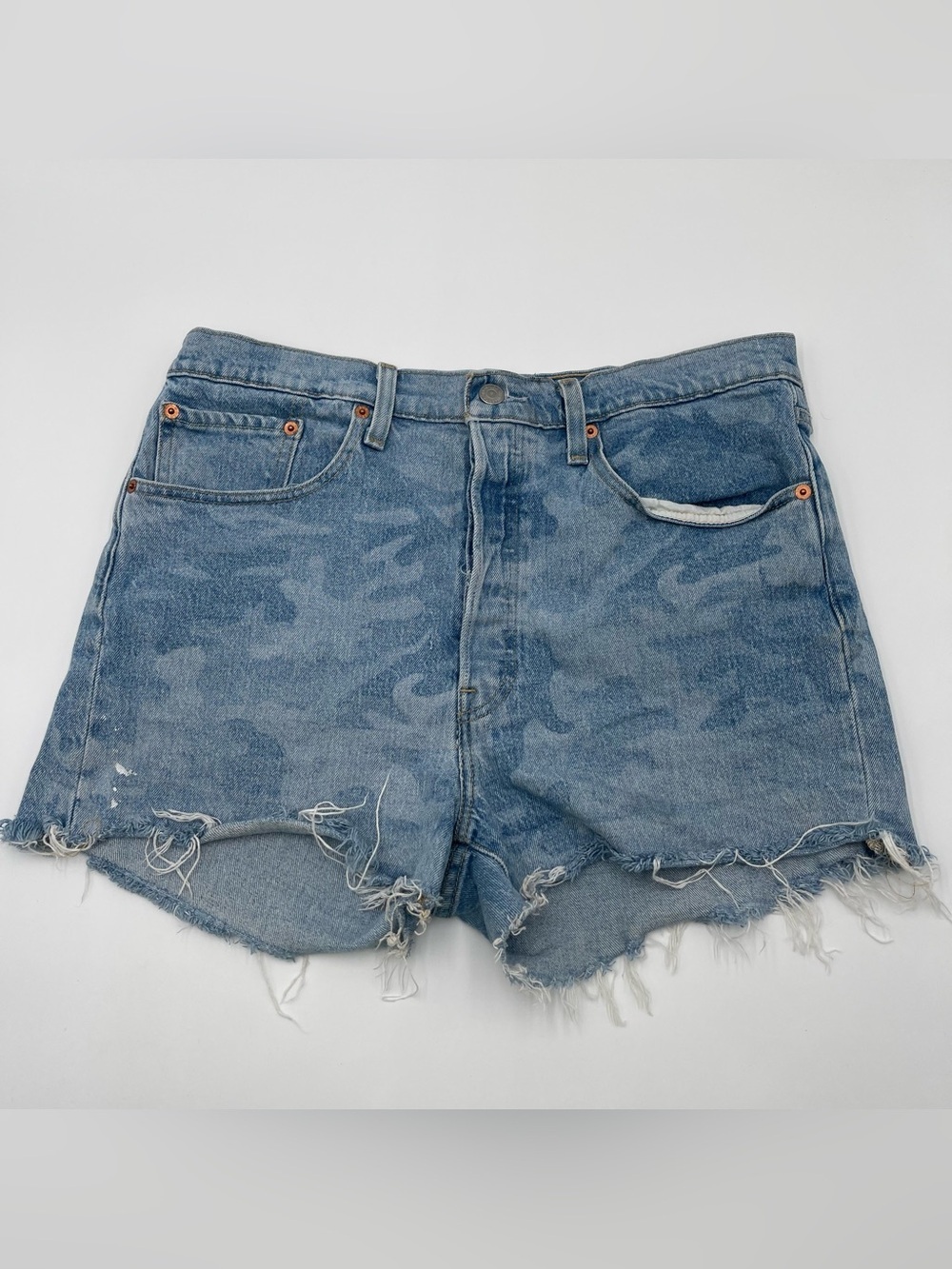 Levi’s Womens 501 Button Fly Camo Print Cutoff Denim Jean Shorts Sz 32 Festival
